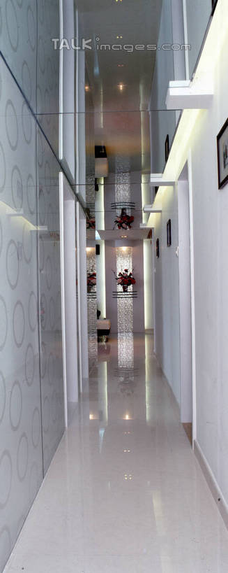 无人,家,竖图,室内,白天,正面,别墅,家具,天花板,装修,建筑,照明,欧式,阴影,装饰,光线,影子,房屋,墙,屋子,公寓,走道,走廊,过道,灯光,豪华,建设,现代,装潢,洋房,楼房,顶灯,墙壁,墙面,住宅,灯,灯具,室内装潢,样板房,明亮,照亮,舒适,家居装潢,照明设备,房屋设计,地中海风格,古典风格,简约风格,室内设计,宽敞,样板房装潢,设计,彩图,房子,szzm1