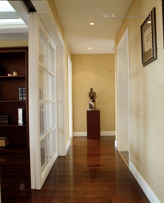 无人,家,竖图,室内,白天,正面,绘画,别墅,家具,天花板,装修,建筑,照明,雕塑,欧式,阴影,艺术,装饰,光线,雕刻,雕像,影子,房屋,墙,屋子,公寓,走道,走廊,过道,灯光,古典,豪华,文化,建设,现代,装潢,洋房,楼房,顶灯,墙壁,墙面,住宅,灯,工艺品,灯具,室内装潢,品味,纪念,样板房,明亮,照亮,美术,高雅,舒适,家居装潢,照明设备,主题,挂画,房屋设计,地中海风格,古典风格,简约风格,陈列,室内设计,宽敞,样板房装潢,功能,美学,设计,装饰画,彩图,房子,szzm1