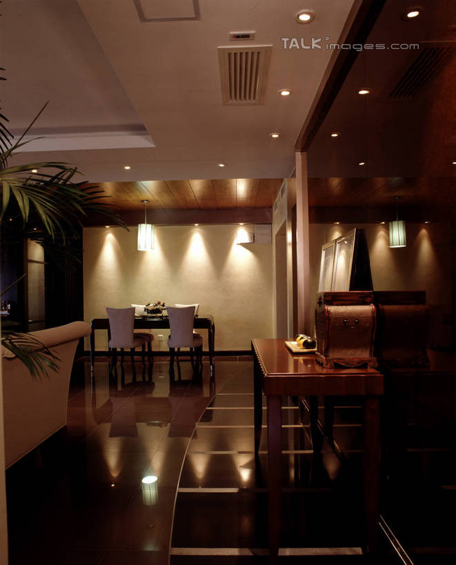 无人,家,客厅,竖图,室内,白天,正面,植物,别墅,地板,家具,天花板,装修,建筑,照明,欧式,阴影,装饰,光线,盆栽,影子,房屋,墙,屋子,公寓,灯光,盆景,地面,豪华,建设,现代,装潢,洋房,楼房,顶灯,木地板,墙壁,墙面,住宅,灯,绿色,自然,灯具,室内装潢,生长,成长,样板房,明亮,照亮,起居室,舒适,家居装潢,照明设备,房屋设计,地中海风格,古典风格,简约风格,室内设计,宽敞,样板房装潢,客堂,设计,彩图,房子,szzm1