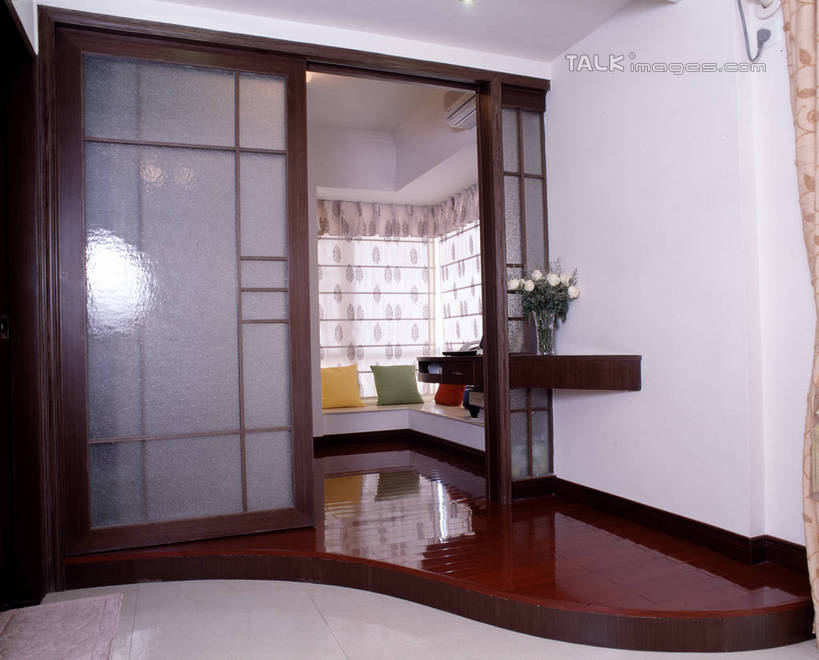 无人,家,客厅,横图,室内,白天,正面,植物,别墅,窗帘,地板,家具,靠垫,天花板,装修,建筑,欧式,阴影,装饰,盛开,反射,盆栽,影子,房屋,墙,屋子,公寓,靠枕,盆景,地面,豪华,花蕾,建设,现代,装潢,洋房,楼房,木地板,墙壁,墙面,住宅,花,花瓣,花朵,鲜花,绿色,白色,自然,帘子,垫子,室内装潢,枕头,花苞,花蕊,遮阳,生长,成长,华丽,修饰,样板房,明亮,点缀,起居室,舒适,家居装潢,房屋设计,地中海风格,古典风格,简约风格,室内设计,宽敞,样板房装潢,衬托,美观,雅致,雅观,客堂,设计,彩图,房子,szzm1