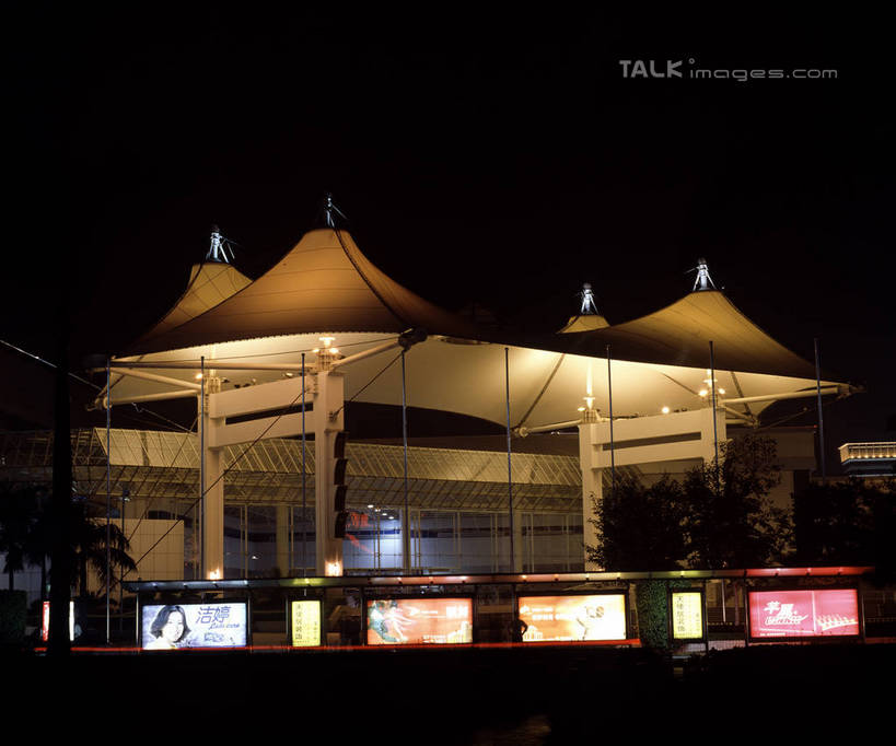 无人,横图,室外,夜晚,正面,度假,美景,城市风光,城市,夜景,车站,阴影,光线,伞,影子,雨伞,遮阳伞,亭子,景观,灯光,站台,娱乐,阳伞,月台,广告,凉亭,享受,休闲,景色,放松,太阳伞,彩图,szzm1