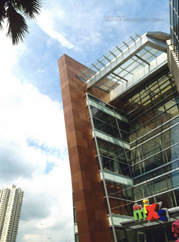 无人,高楼大厦,竖图,室外,白天,仰视,度假,美景,植物,城市风光,城市,大厦,建筑,摩天大楼,深圳,中国,亚洲,阴影,光线,影子,景观,云,云朵,建筑群,云彩,娱乐,建设,树,树木,蓝色,绿色,白云,蓝天,天空,阳光,自然,天,享受,休闲,景色,放松,生长,晴朗,成长,东亚,广东,鹏城,广东省,中华人民共和国,华南地区,粤,深圳市,晴空,彩图,低角度拍摄,大楼,高层建筑,高楼,摩天楼,szzm1