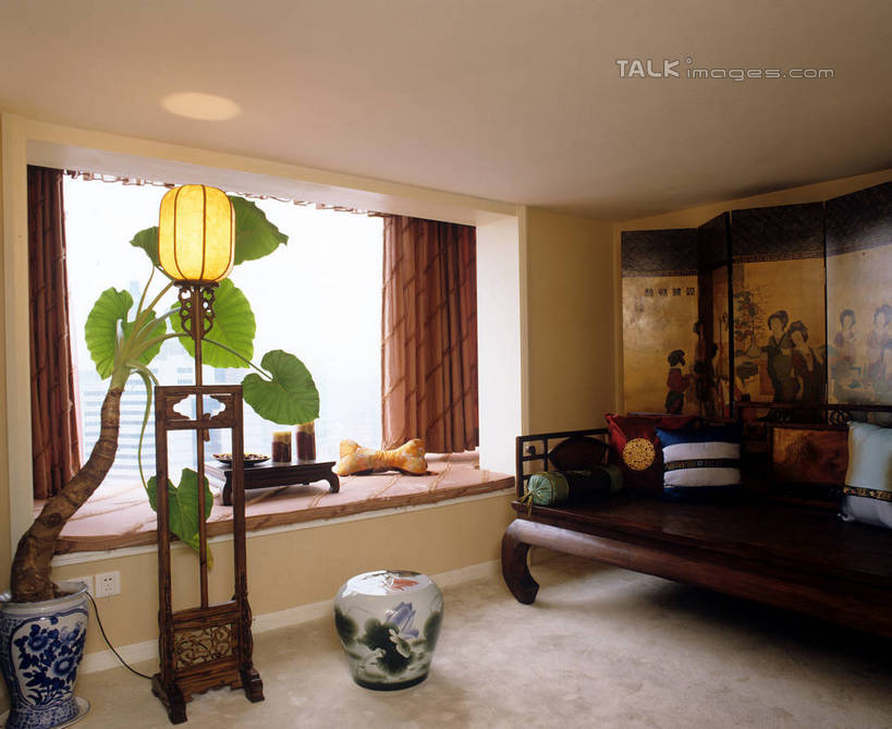 无人,家,客厅,横图,室内,白天,正面,植物,别墅,窗户,窗帘,家具,靠垫,屏风,沙发,装修,建筑,花盆,欧式,阴影,装饰,光线,盆栽,影子,陶瓷,房屋,屋子,公寓,灯光,靠枕,盆景,陶瓷制品,豪华,建设,现代,装潢,洋房,楼房,玻璃窗,住宅,绿色,自然,帘子,容器,垫子,室内装潢,枕头,遮阳,生长,成长,储藏,华丽,修饰,协调,样板房,明亮,点缀,起居室,舒适,家居装潢,遮挡,储存,分隔,房屋设计,地中海风格,古典风格,简约风格,布艺沙发,室内设计,宽敞,样板房装潢,衬托,美观,雅致,雅观,客堂,美化,设计,彩图,房子,贮存,szzm1