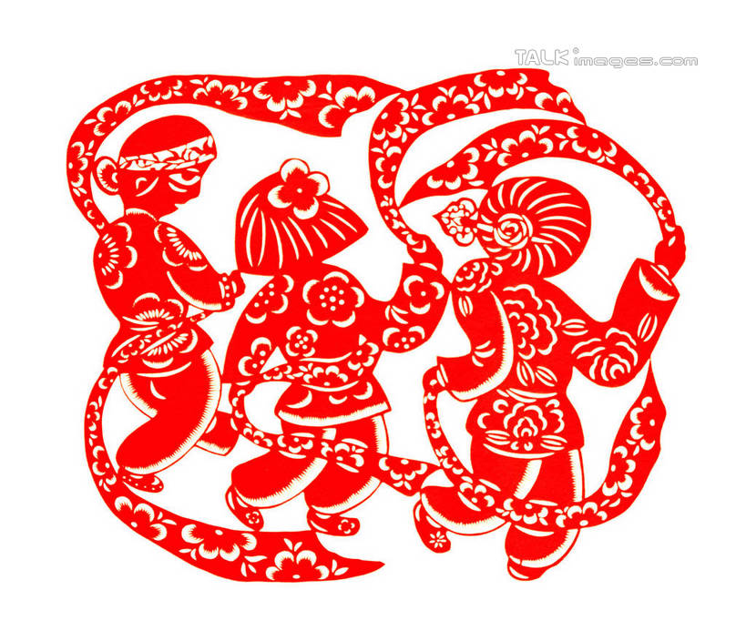 东方人,背部,无人,三个人,横图,室内,特写,白天,白色背景,正面,跳舞,静物,中国,亚洲,花纹,节日,艺术,装饰,丝绸,丝带,头巾,图案,纸艺,手工艺品,乡村,农村,祝福,花蕾,黄种人,文化,发簪,绸带,装饰品,花,花瓣,花朵,红色,工艺品,剪纸,花苞,花蕊,祈祷,健康,许愿,摄影,影棚,纪念,华丽,修饰,祈求,祭祀,点缀,挥动,挥舞,高雅,舞姿,福建,东亚,扭秧歌,福建省,窗花,中华人民共和国,华东地区,自信心,品位,衬托,美观,雅致,雅观,剪画,刻纸,簪子,秧歌,闽,南平,南平市,浦城剪纸,福建剪纸,浦城,浦城县,平安,年轻女性,女人,女性,亚洲人,彩图,全身,影棚拍摄,拍摄,舞蹈,传统文化,yzdzj1