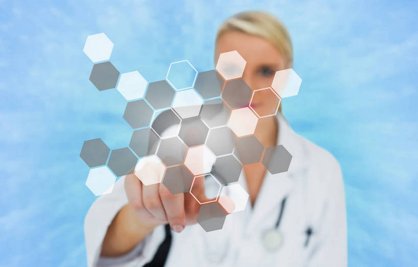 西方人,一个人,医生,站,横图,室内,白天,正面,工作服,制服,欧洲,欧洲人,仅一个年轻女性,仅一个女性,仅一个人,指,服装,六边形,图形,几何,注视,指点,衣服,白色,听诊器,观察,看,站着,医护人员,医疗人员,服饰,观看,察看,医疗设备,指向,衣着,白大褂,穿着,关注,数学,医疗器械,医疗工具,工作制服,衣饰,检测工具,年轻女性,女人,女性,白种人,大夫,站立,半身,彩图,工作套服,几何图形,平面图形,正六边形