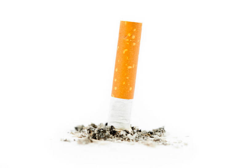 无人,横图,室内,特写,白天,白色背景,正面,静物,香烟,一根,阴影,反射,影子,烟,摄影,影棚,烟蒂,卷烟,烟草,纸烟,彩图,影棚拍摄,拍摄,烟屁