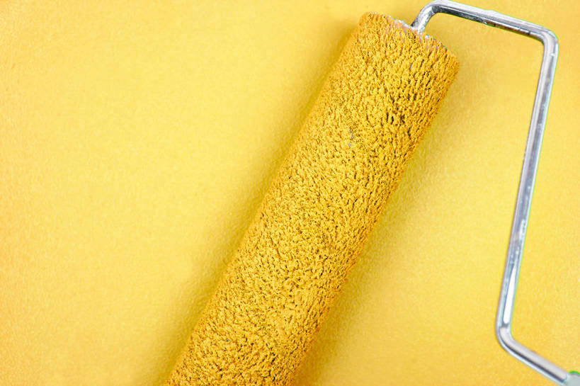 无人,横图,俯视,室内,特写,白天,装修,静物,一把,阴影,黄色背景,反射,影子,装潢,黄色,粉刷,刷子,摄影,影棚,油漆,滚筒刷,涂料,滚刷,彩图,高角度拍摄,影棚拍摄,拍摄,滚筒