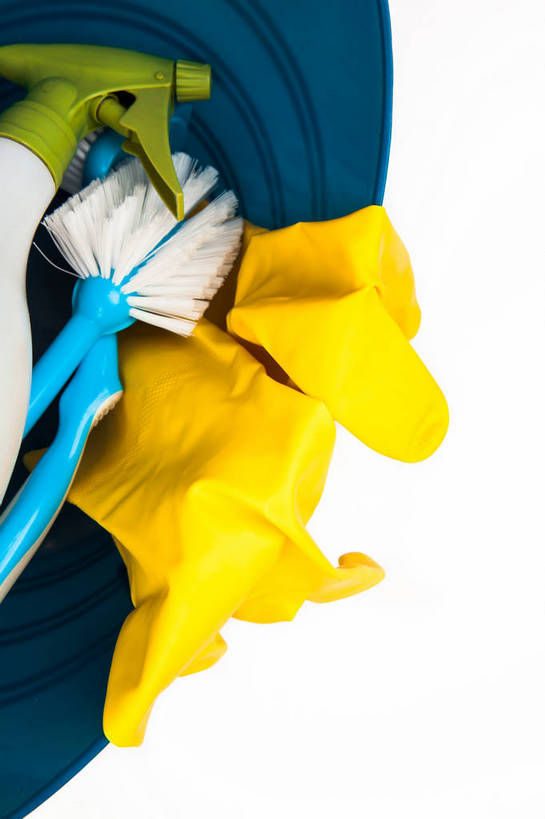 无人,竖图,俯视,室内,特写,白天,白色背景,安全,静物,水桶,桶,防护,黄色,瓶子,容器,手套,塑料制品,塑料瓶,摄影,影棚,储藏,保护,喷雾瓶,储存,保险,保全,周全,安稳,安定,防护手套,平安,彩图,高角度拍摄,影棚拍摄,拍摄,喷瓶,贮存