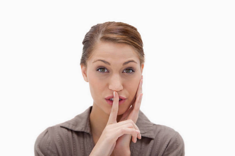 西方人,脸,头,脸颊,头发,一个人,站,横图,室内,白天,白色背景,正面,欧洲,欧洲人,仅一个年轻女性,仅一个女性,仅一个人,阴影,反射,影子,棕色,注视,肩膀,观察,看,手势,站着,手指,安静,摄影,影棚,观看,察看,食指,关注,恶心,年轻女性,女人,女性,白种人,头部,直发,脸部,脸蛋,面部,站立,半身,彩图,影棚拍摄,拍摄