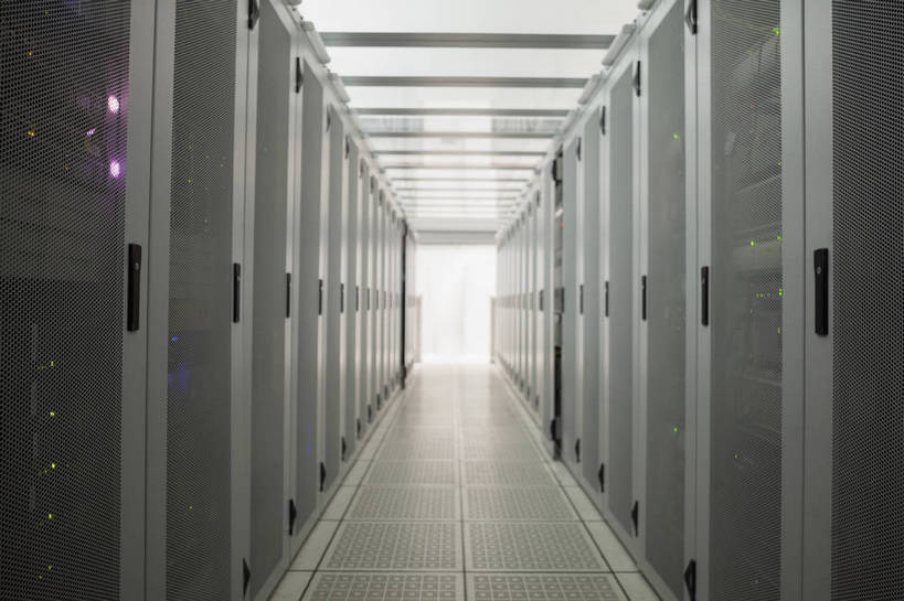 无人,横图,室内,白天,正面,服务器,天花板,照明,阴影,光线,壁灯,影子,墙,走道,走廊,过道,灯光,墙壁,墙面,灯,灯具,照亮,照明设备,软件,彩图,计算机软件,伺服器