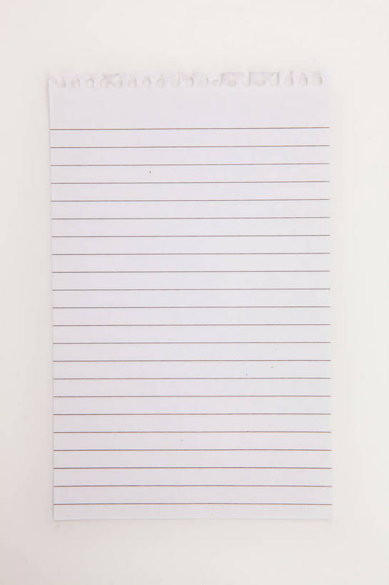 无人,竖图,俯视,室内,特写,白天,白色背景,静物,阴影,反射,影子,纸,稿纸,信纸,纸张,便签纸,摄影,影棚,彩图,高角度拍摄,影棚拍摄,拍摄,速写纸,文稿纸,演算纸