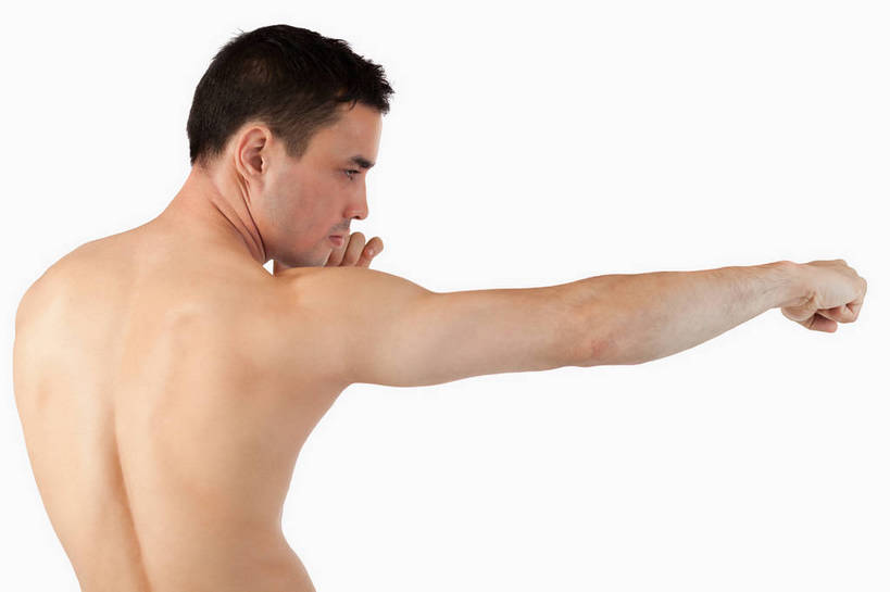 西方人,一个人,运动员,站,横图,室内,白天,白色背景,锻炼,运动,武术,欧洲,欧洲人,仅一个男性,仅一个人,握,阴影,反射,影子,裸露,仅一个年轻男性,背面,握拳,站着,握着,摄影,影棚,赤裸,裸,武打,武功,体育,男人,男性,年轻男性,白种人,体育运动员,运动选手,站立,半身,彩图,影棚拍摄,健身,拍摄,武学