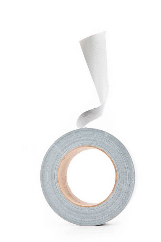 无人,竖图,室内,特写,白天,白色背景,正面,安全,桌面,桌子,静物,阴影,环绕,缠绕,反射,影子,防护,白色,摄影,影棚,保护,保险,胶布,纠缠,保全,周全,安稳,安定,黏胶,防潮,耐磨,聚氯乙烯,平安,彩图,影棚拍摄,拍摄,耐酸碱,电工胶布,绝缘胶带