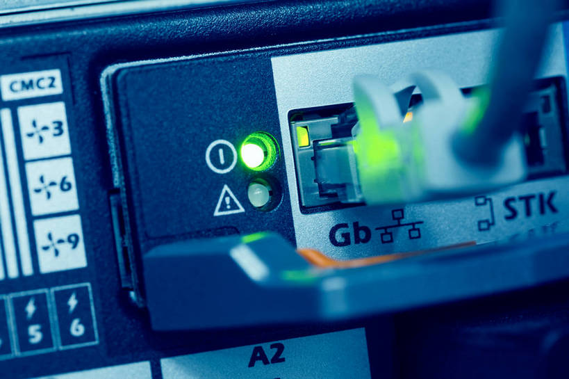 无人,横图,室内,白天,正面,通讯,数码,数据,科技,阴影,传输,网络,圆形,三角形,图形,高光,几何,计算机图形,合成,USB接口,通用串行总线,接口,电脑合成图,数码合成图,数据线,端口,合成图,数学,USB线,写实,具体,具象,线缆,彩图,几何图形,USB数据线