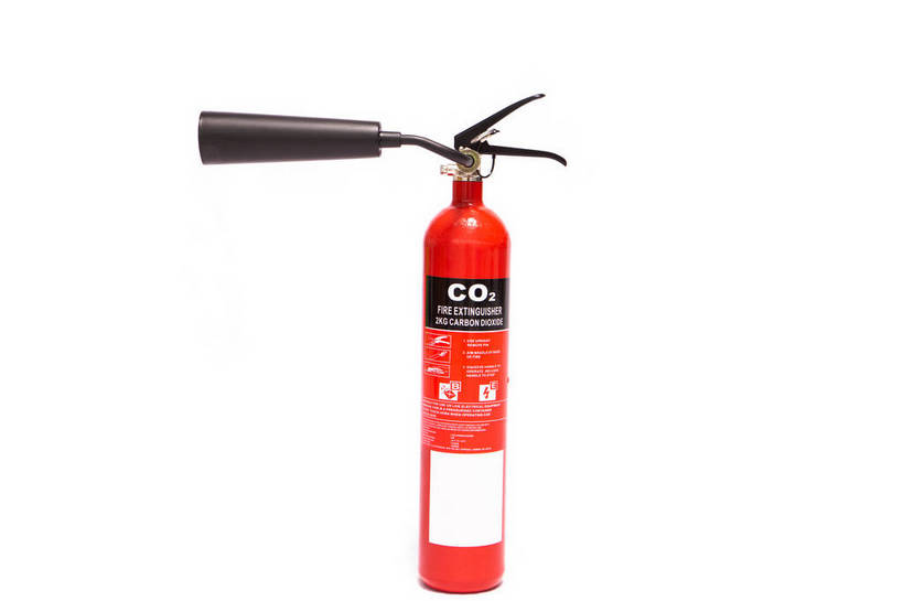 无人,横图,室内,特写,白天,白色背景,正面,安全,静物,灭火器,英文,标志,文字,字符,字母,标识,一个,红色,摄影,影棚,单个,英文字母,消防,灭火,消防灭火器,消防器材,化合物,彩图,影棚拍摄,拍摄,碳酐,碳酸酐,碳酸气,无机物,二氧化碳灭火器,二氧化碳