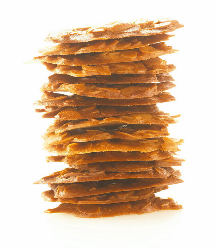 点心,无人,竖图,室内,特写,白天,白色背景,正面,餐桌,桌子,一排,许多,整齐,食品,糖,糖果,甜点,甜品,很多,食物,排列,饼干,甜食,零食,巧克力,摄影,影棚,餐台,朱古力,堆,队列,摄影棚,巧克力饼干,彩图,影棚拍摄,拍摄,杏仁巧克力饼干,shjb1