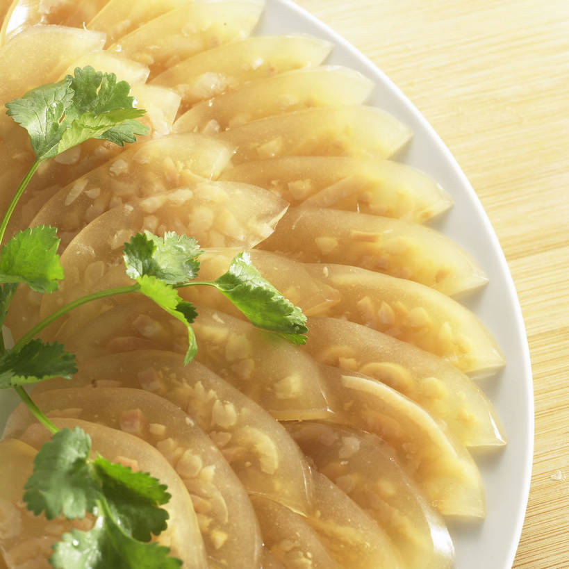 无人,方图,俯视,室内,特写,白天,烹饪,中餐,餐桌,桌子,蔬菜,餐具,一排,许多,新鲜,整齐,装饰,木制,碟子,盘,陶瓷,香菜,料理,食品,陶瓷制品,很多,菜肴,美食,食物,排列,一个,白色,盘子,木制品,碟,中式,佳肴,有机食品,绿色食品,单个,餐台,中华料理,堆,华丽,修饰,点缀,队列,胡菜,香荽,原荽,园荽,芫荽,衬托,美观,雅致,雅观,胡荽,莞荽,芫茜,芫蓿,莚葛草,莚荽菜,猪皮,彩图,高角度拍摄,皮冻,shjb1