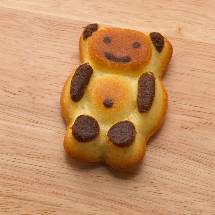 点心,无人,方图,俯视,室内,特写,白天,餐桌,桌子,熊,木制,食品,食物,一个,木制品,饼干,零食,单个,餐台,彩图,高角度拍摄,动物饼干,shjb1