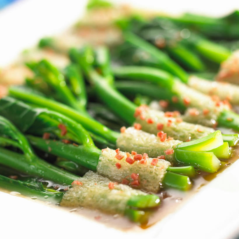 无人,方图,俯视,室内,特写,白天,烹饪,中餐,餐桌,桌子,蔬菜,餐具,一堆,许多,堆叠,堆积,朦胧,模糊,新鲜,碟子,盘,陶瓷,炒菜,调料,酱料,酱汁,肉,佐料,料理,食品,陶瓷制品,调味品,很多,调味料,猪肉,酱,芥蓝,菜肴,美食,肉类,食物,一个,白色,盘子,碟,中式,佳肴,有机食品,绿色食品,单个,餐台,中华料理,肉皮,堆,肉食,豚肉,绿叶甘蓝,猪肉皮,彩图,高角度拍摄,白花芥蓝,佛光菜,格蓝菜,隔暝仔菜,卷叶菜,清炒芥蓝,shjb1