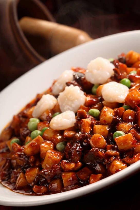 无人,竖图,俯视,室内,特写,白天,烹饪,中餐,植物,餐桌,桌子,豆,蔬菜,阴影,新鲜,反射,布料,影子,陶瓷,豆类,豆子,干贝,红烧,肉,虾仁,料理,食品,陶瓷制品,布纹,菜肴,美食,肉类,桌布,食物,一个,白色,餐巾,容器,台布,碗,中式,器皿,佳肴,有机食品,绿色食品,单个,餐台,中华料理,储藏,虾肉,研磨,臼杵,储存,肉食,豆科,研杵,研钵,干瑶柱,江珧柱,江瑶柱,马甲柱,蜜丁,瑶柱,玉珧柱,臼,青大豆,红烧菜,青豆,餐桌布,彩图,高角度拍摄,贮存,shjb1,红烧干贝