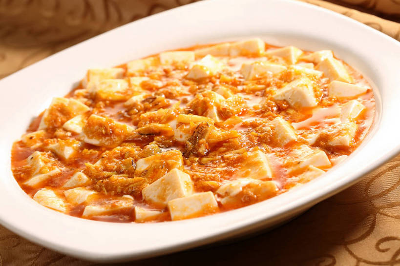 豆腐,无人,横图,俯视,室内,特写,白天,烹饪,中餐,餐桌,桌子,餐具,阴影,反射,布料,碟子,盘,影子,浓汤,汤,料理,食品,布纹,羹,菜肴,美食,桌布,食物,一个,白色,盘子,餐巾,碟,台布,中式,佳肴,单个,餐台,中华料理,豆制品,豆腐羹,餐桌布,彩图,高角度拍摄,shjb1