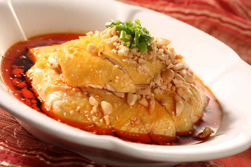 无人,横图,俯视,室内,特写,白天,烹饪,中餐,餐桌,桌子,蔬菜,阴影,新鲜,反射,布料,影子,陶瓷,葱,青葱,鸡肉,肉,料理,食品,陶瓷制品,布纹,菜肴,美食,肉类,桌布,食物,一个,白色,餐巾,容器,台布,碗,中式,佳肴,有机食品,绿色食品,单个,餐台,中华料理,储藏,储存,肉食,白斩鸡,三黄油鸡,餐桌布,彩图,高角度拍摄,贮存,shjb1