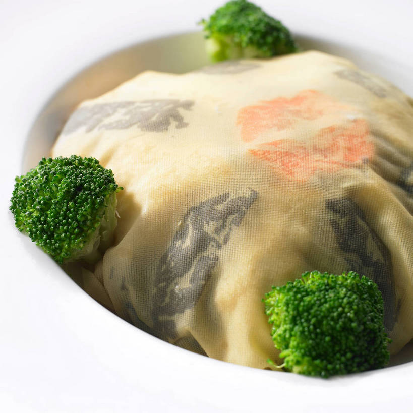 无人,横图,俯视,室内,特写,白天,白色背景,烹饪,中餐,餐桌,桌子,萝卜,胡萝卜,蔬菜,阴影,新鲜,反射,影子,陶瓷,菌菇,西兰花,香菇,肉,料理,食品,陶瓷制品,菌类,猪肉,豆腐皮,菜肴,美食,肉类,食物,一个,白色,容器,碗,中式,食用菌,摄影,佳肴,有机食品,绿色食品,影棚,单个,餐台,中华料理,肉皮,储藏,真菌,储存,摄影棚,黄萝卜,番萝卜,腐竹,肉食,豚肉,椎茸,豆腐衣,甘蓝花,油皮,猪肉皮,红萝卜,甘荀,彩图,高角度拍摄,影棚拍摄,拍摄,丁香萝卜,胡芦菔金,平庄菇,香菌,香蕈,金笋,绿菜花,绿花菜,青花菜,蔬菜皇冠,贮存,shjb1