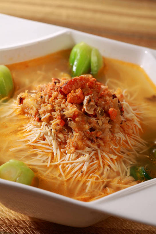 豆腐,内脏,无人,竖图,俯视,室内,特写,白天,烹饪,中餐,餐桌,桌子,蔬菜,阴影,新鲜,反射,影子,陶瓷,青菜,肉,料理,食品,陶瓷制品,蟹肉,豆腐干,菜肴,美食,肉类,食物,一个,绿色,白色,容器,碗,中式,佳肴,有机食品,绿色食品,单个,餐台,中华料理,储藏,豆干,豆制品,储存,小白菜,肉食,干丝,蟹黄,不结球白菜,彩图,高角度拍摄,干子,素火腿,贮存,shjb1,蟹黄干丝