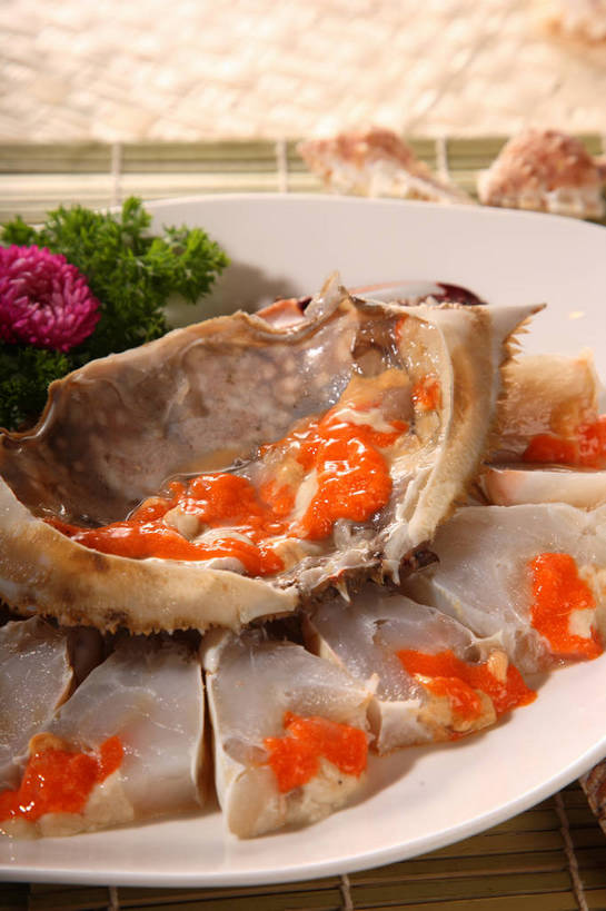 蟹,无人,竖图,俯视,室内,特写,白天,烹饪,中餐,餐桌,桌子,芹菜,蔬菜,贝壳,餐具,叶子,切开,阴影,竹制,新鲜,盛开,反射,螃蟹,碟子,盘,影子,竹席,料理,食品,绿叶,花蕾,菜肴,美食,花,花瓣,花朵,鲜花,食物,排列,一个,粉色,白色,盘子,碟,花苞,花蕊,切,中式,嫩叶,佳肴,有机食品,绿色食品,荷兰芹,欧芹,香芹,单个,餐台,中华料理,配菜,竹制品,剖面,切面,法香,巴西利,洋香菜,洋芫荽,法国香菜,旱芹菜,番荽,摆列,甲壳动物,叶,叶片,贝类外壳,海螺壳,软体动物外壳,彩图,高角度拍摄,布列,分列,醉蟹,shjb1