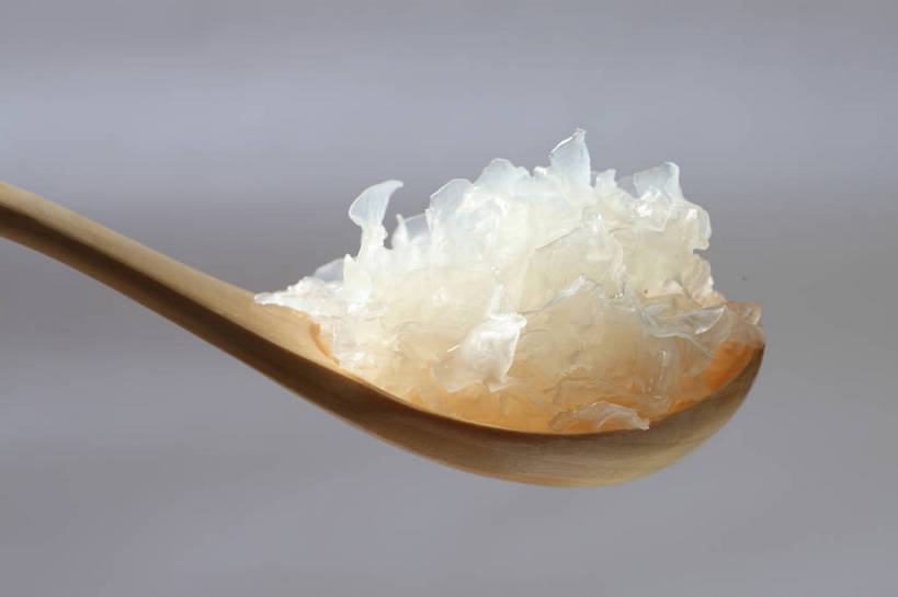 无人,横图,俯视,室内,特写,白天,蔬菜,一把,一堆,许多,堆叠,堆积,灰色背景,新鲜,木制,勺子,菌菇,食品,很多,菌类,木耳,食物,木制品,调羹,汤匙,食用菌,摄影,有机食品,绿色食品,影棚,堆,白木耳,银耳,真菌,摄影棚,雪耳,白耳,彩图,高角度拍摄,影棚拍摄,拍摄,shjb1