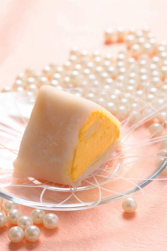 点心,无人,竖图,俯视,室内,特写,白天,下午茶,幸福,纯洁,餐桌,桌子,餐具,玻璃,一块,许多,切开,阴影,朦胧,模糊,反射,碟子,盘,三角形,图形,影子,珍珠,食品,很多,几何,玻璃制品,食物,糕点,一个,盘子,碟,切,健康,单个,餐台,贵重,珍贵,富有,数学,剖面,切面,宝贵,有机宝石,彩图,高角度拍摄,几何学,几何图形,白珍珠,蛋糕,shjb1