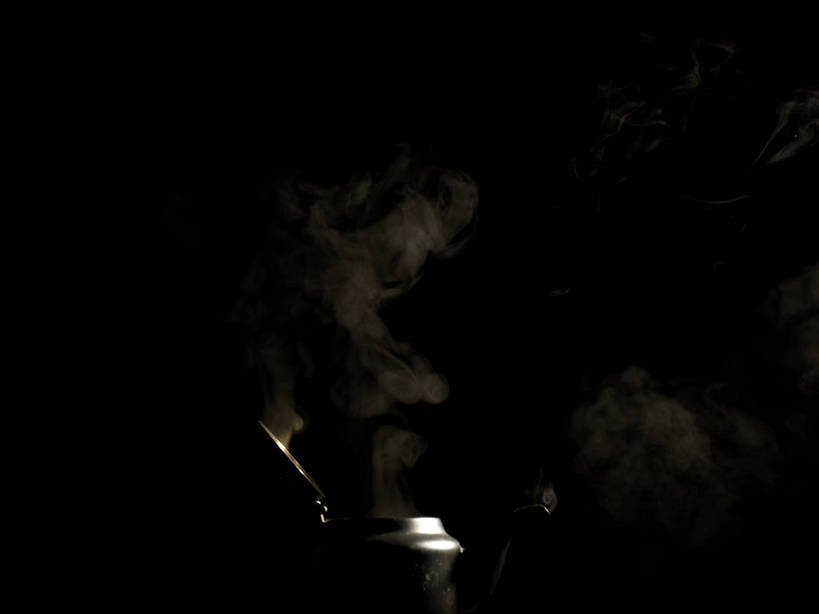 无人,横图,室内,特写,白天,正面,烹饪,雾,厨具,沸腾,黑色背景,朦胧,模糊,蒸汽,锅子,砂锅,陶瓷,陶瓷制品,水蒸气,雾气,锅,一个,摄影,影棚,单个,锅具,气体,摄影棚,烹饪用具,蒸发,烹调用具,烹调,彩图,影棚拍摄,拍摄,shjb1