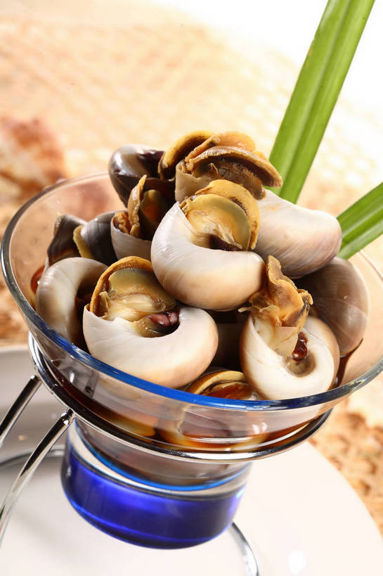 无人,竖图,俯视,室内,特写,白天,烹饪,中餐,餐桌,桌子,餐具,叶子,玻璃,一堆,许多,阴影,堆叠,堆积,朦胧,模糊,反射,碟子,盘,影子,料理,食品,绿叶,海螺,很多,菜肴,美食,海洋生物,玻璃制品,食物,两个,盘子,容器,碟,碗,中式,嫩叶,佳肴,餐台,中华料理,储藏,堆,软体动物,峨螺,配菜,储存,水生动物,清蒸,水生物,海底动物,叶,叶片,彩图,高角度拍摄,贮存,清蒸菜,shjb1,清蒸海螺