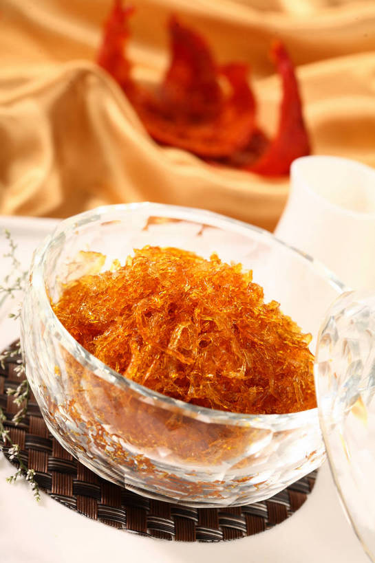 无人,竖图,俯视,室内,特写,白天,烹饪,中餐,餐桌,桌子,玻璃,一堆,阴影,堆叠,堆积,朦胧,模糊,反射,布料,影子,料理,食品,布纹,菜肴,美食,玻璃制品,桌布,食物,一个,餐巾,容器,台布,碗,橙色,中式,佳肴,单个,餐台,中华料理,储藏,堆,储存,燕窝,巢窝,燕菜,燕根,燕蔬菜,餐桌布,彩图,高角度拍摄,贮存,shjb1,血燕窝