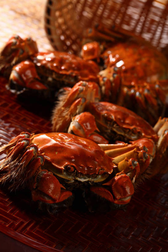 蟹,无人,交叉,竖图,俯视,室内,特写,白天,烹饪,中餐,餐桌,桌子,竹子,阴影,竹制,朦胧,模糊,编织,反射,螃蟹,篮子,影子,料理,食品,菜肴,美食,食物,一个,红色,竹篮,中式,佳肴,单个,餐台,中华料理,竹条,交织,竹制品,清蒸,穿插,甲壳动物,彩图,高角度拍摄,清蒸菜,清蒸蟹,shjb1
