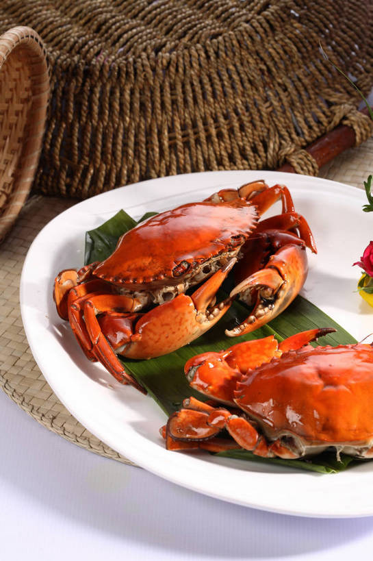 蟹,无人,交叉,竖图,俯视,室内,特写,白天,烹饪,中餐,餐桌,桌子,竹子,餐具,叶子,阴影,竹制,编织,反射,螃蟹,碟子,盘,影子,竹篓,粽叶,料理,食品,绿叶,菜肴,美食,食物,一个,红色,白色,盘子,容器,碟,两只,中式,嫩叶,佳肴,单个,餐台,中华料理,储藏,竹条,交织,竹制品,储存,清蒸,箬叶,芦苇叶,穿插,甲壳动物,叶,叶片,彩图,高角度拍摄,贮存,清蒸菜,清蒸蟹,shjb1