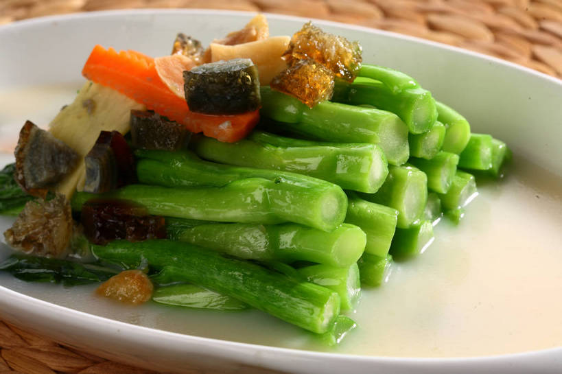 无人,横图,俯视,室内,特写,白天,烹饪,中餐,餐桌,桌子,萝卜,胡萝卜,蔬菜,餐具,一排,阴影,新鲜,整齐,反射,碟子,盘,影子,炒菜,蛋,料理,食品,褐色,鸭蛋,皮蛋,小吃,菜肴,美食,食物,排列,一个,绿色,白色,盘子,碟,橙色,中式,佳肴,有机食品,绿色食品,单个,餐台,中华料理,堆,队列,黄萝卜,番萝卜,油菜,卵,鸭卵,松花蛋,变蛋,油白菜,红萝卜,甘荀,彩图,高角度拍摄,丁香萝卜,胡芦菔金,金笋,芸薹,shjb1,炒油菜