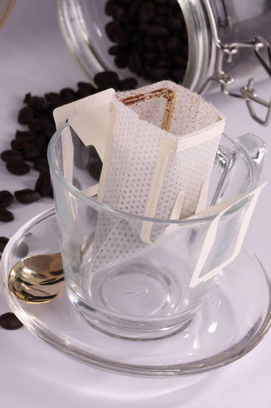 咖啡,无人,竖图,俯视,室内,特写,白天,实验,植物,餐桌,桌子,豆,杯子,餐具,玻璃,金属制品,一把,一堆,许多,阴影,堆叠,堆积,研究,反射,分离,分析,化学,金属,碟子,滤纸,盘,影子,纸,勺子,豆类,豆子,咖啡杯,纸张,很多,过滤,玻璃制品,三个,黑色,盘子,玻璃瓶,瓶子,水杯,调羹,碟,汤匙,咖啡豆,餐台,堆,净化,广口瓶,豆科,试验耗材,实验用品,咖啡因,玻璃杯,彩图,高角度拍摄,shjb1