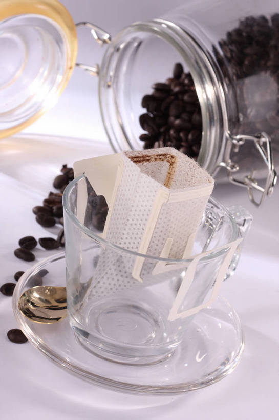 咖啡,无人,竖图,俯视,室内,特写,白天,实验,植物,餐桌,桌子,豆,杯子,餐具,玻璃,金属制品,一把,一堆,许多,阴影,堆叠,堆积,研究,反射,分离,分析,化学,金属,碟子,滤纸,盘,影子,纸,勺子,豆类,豆子,咖啡杯,纸张,很多,过滤,玻璃制品,三个,黑色,盘子,玻璃瓶,瓶子,水杯,调羹,碟,汤匙,咖啡豆,餐台,堆,净化,广口瓶,豆科,试验耗材,实验用品,咖啡因,玻璃杯,彩图,高角度拍摄,shjb1