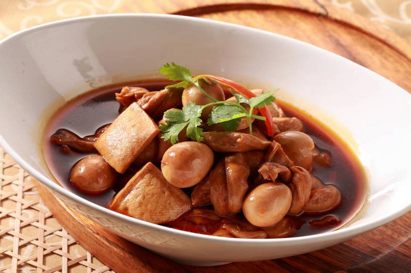 豆腐,无人,横图,俯视,室内,特写,白天,烹饪,中餐,餐桌,桌子,蔬菜,一堆,许多,堆叠,堆积,新鲜,陶瓷,香菜,蛋,料理,食品,陶瓷制品,鹌鹑蛋,很多,豆腐干,豆腐皮,菜肴,美食,食物,一个,白色,容器,垫子,碗,中式,佳肴,有机食品,绿色食品,单个,餐台,中华料理,储藏,豆干,堆,豆制品,储存,卤味,百叶,百叶结,胡菜,香荽,原荽,园荽,芫荽,卵,鹌鹑卵,鹑鸟蛋,胡荽,莞荽,芫茜,芫蓿,莚葛草,莚荽菜,彩图,高角度拍摄,千张,红卤,卤菜,干子,素火腿,贮存,shjb1