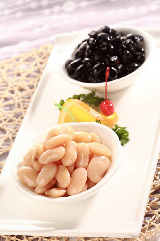 点心,无人,竖图,俯视,室内,特写,白天,烹饪,中餐,植物,餐桌,桌子,柠檬,樱桃,豆,芹菜,蔬菜,餐具,一堆,许多,堆叠,堆积,新鲜,布料,碟子,盘,豆类,豆子,黑豆,料理,食品,甜点,甜品,很多,布纹,菜肴,美食,桌布,食物,三个,白色,盘子,餐巾,碟,台布,甜食,中式,佳肴,有机食品,绿色食品,荷兰芹,欧芹,香芹,餐台,中华料理,堆,豆科,白豆,乌豆,乌大豆,眉豆,饭豇豆,饭豆,甘豆,法香,巴西利,洋香菜,洋芫荽,法国香菜,旱芹菜,番荽,樱珠,莺桃,英桃,益母果,楔桃,牛桃,柠果,荆桃,餐桌布,彩图,高角度拍摄,shjb1