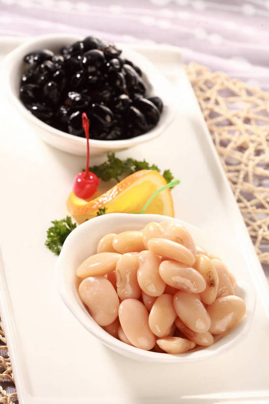 点心,无人,竖图,俯视,室内,特写,白天,烹饪,中餐,植物,餐桌,桌子,柠檬,樱桃,豆,芹菜,蔬菜,餐具,一堆,许多,堆叠,堆积,新鲜,布料,碟子,盘,豆类,豆子,黑豆,料理,食品,甜点,甜品,很多,布纹,菜肴,美食,桌布,食物,三个,白色,盘子,餐巾,碟,台布,甜食,中式,佳肴,有机食品,绿色食品,荷兰芹,欧芹,香芹,餐台,中华料理,堆,豆科,白豆,乌豆,乌大豆,眉豆,饭豇豆,饭豆,甘豆,法香,巴西利,洋香菜,洋芫荽,法国香菜,旱芹菜,番荽,樱珠,莺桃,英桃,益母果,楔桃,牛桃,柠果,荆桃,餐桌布,彩图,高角度拍摄,shjb1