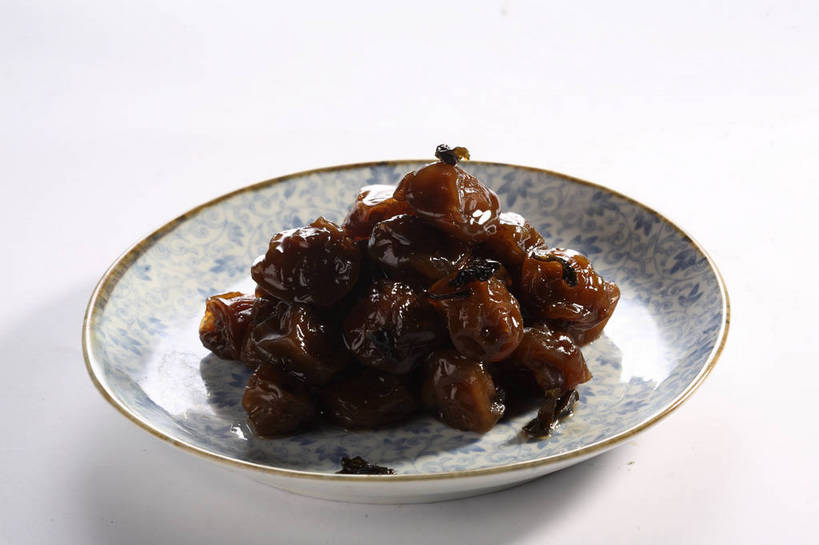 点心,无人,横图,俯视,室内,特写,白天,白色背景,餐桌,桌子,餐具,一堆,许多,阴影,堆叠,堆积,反射,碟子,盘,影子,陶瓷,食品,陶瓷制品,话梅,很多,食物,一个,盘子,碟,零食,摄影,影棚,单个,餐台,堆,摄影棚,梅子,彩图,高角度拍摄,影棚拍摄,拍摄,黄梅,shjb1