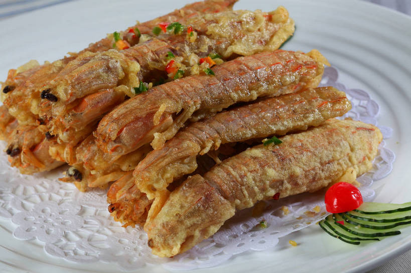 海鲜,无人,横图,俯视,室内,特写,白天,餐桌,桌子,黄瓜,蔬菜,餐具,纺织品,雕塑,新鲜,艺术,装饰,布,布料,雕刻,雕像,碟子,盘,陶瓷,调味,虾,香料,佐料,食品,蕾丝,陶瓷制品,织物,布纹,水产,海洋生物,桌布,食物,一个,白色,盘子,餐巾,工艺品,碟,台布,有机食品,绿色食品,单个,餐台,华丽,修饰,布匹,美术,点缀,配料,水生动物,海产品,水生物,海底动物,美学,作料,衬托,美观,雅致,雅观,琵琶虾,青瓜,胡瓜,餐桌布,彩图,高角度拍摄,镂空织物,食雕,食品雕刻,食物雕刻,东方虾蛄,赖尿虾,爬虾,皮皮虾,螳螂虾,虾公驼子,虾蛄,虾虎,虾耙子,shjb1,富贵虾,椒盐濑尿虾