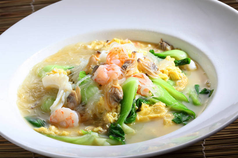 面食,面条,无人,横图,俯视,室内,特写,白天,烹饪,中餐,餐桌,桌子,蔬菜,新鲜,陶瓷,青菜,蛋,鸡蛋,面,料理,食品,陶瓷制品,粉丝,蛤蜊,菜肴,美食,食物,一个,白色,容器,碗,中式,蛤,佳肴,有机食品,绿色食品,单个,餐台,中华料理,储藏,储存,小白菜,蛤仔,卵,不结球白菜,冬粉,彩图,高角度拍摄,鸡卵,鸡子,贮存,shjb1