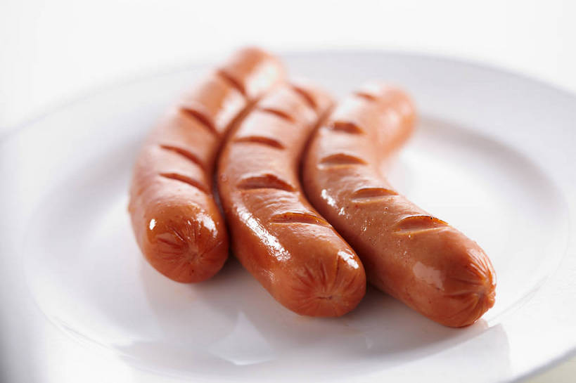 无人,横图,俯视,室内,特写,白天,白色背景,烹饪,中餐,餐桌,桌子,餐具,三根,切开,碟子,盘,陶瓷,香肠,料理,食品,陶瓷制品,腊肠,烤香肠,菜肴,美食,食物,一个,白色,盘子,碟,切,中式,摄影,佳肴,影棚,单个,餐台,中华料理,摄影棚,剖面,切面,彩图,高角度拍摄,影棚拍摄,拍摄,shjb1