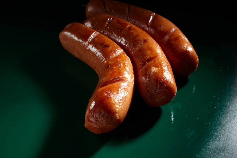 无人,横图,俯视,室内,特写,白天,烹饪,中餐,餐桌,桌子,三根,一排,切开,绿色背景,阴影,整齐,反射,影子,香肠,料理,食品,腊肠,烤香肠,菜肴,美食,食物,排列,切,中式,摄影,佳肴,影棚,潮湿,餐台,中华料理,队列,摄影棚,剖面,切面,湿润,彩图,高角度拍摄,影棚拍摄,拍摄,shjb1