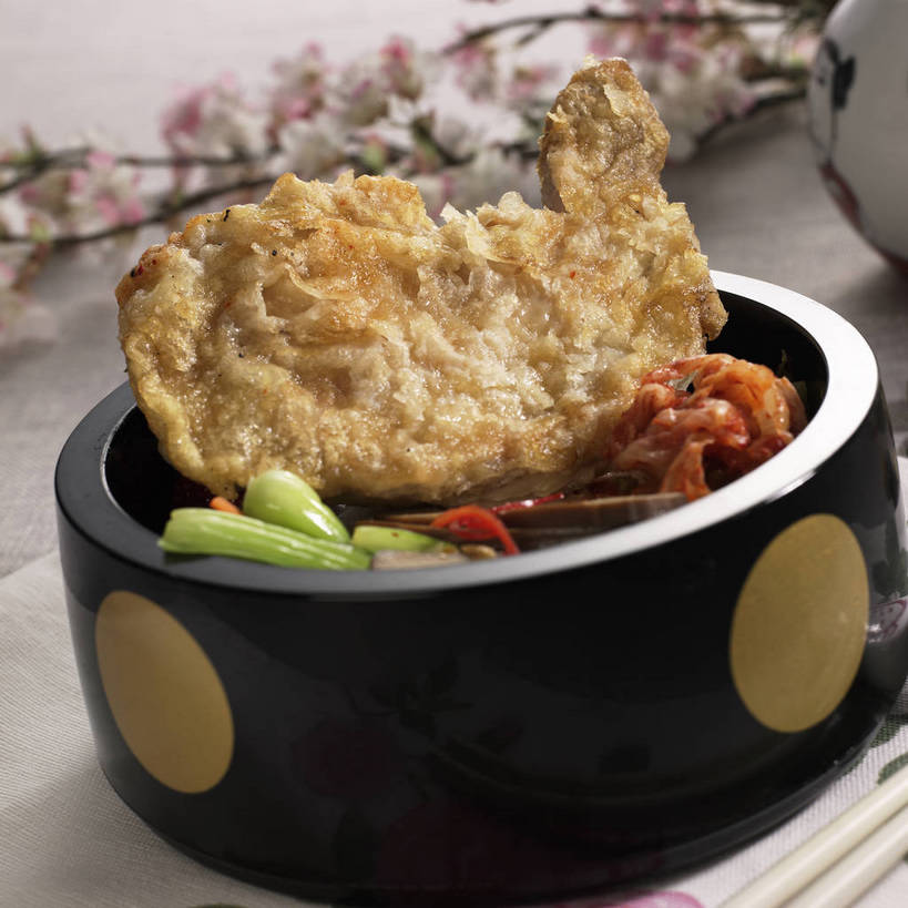 无人,横图,俯视,室内,特写,白天,烹饪,幸福,纯洁,餐桌,桌子,樱花,蔬菜,竹制,新鲜,盛开,木制,布料,青菜,鸡肉,肉,油炸,料理,食品,枝条,花蕾,布纹,菜肴,美食,肉类,桌布,花,花瓣,花朵,鲜花,树枝,食物,粉色,餐巾,木制品,容器,垫子,台布,碗,花苞,花蕊,佳肴,有机食品,绿色食品,餐台,等待,储藏,竹制品,生命,储存,鸡排,小白菜,肉食,仙樱花,福岛樱,青肤樱,高尚,热烈,不结球白菜,虬枝,枝杈,荆桃,餐桌布,彩图,高角度拍摄,贮存,炸鸡排,shjb1