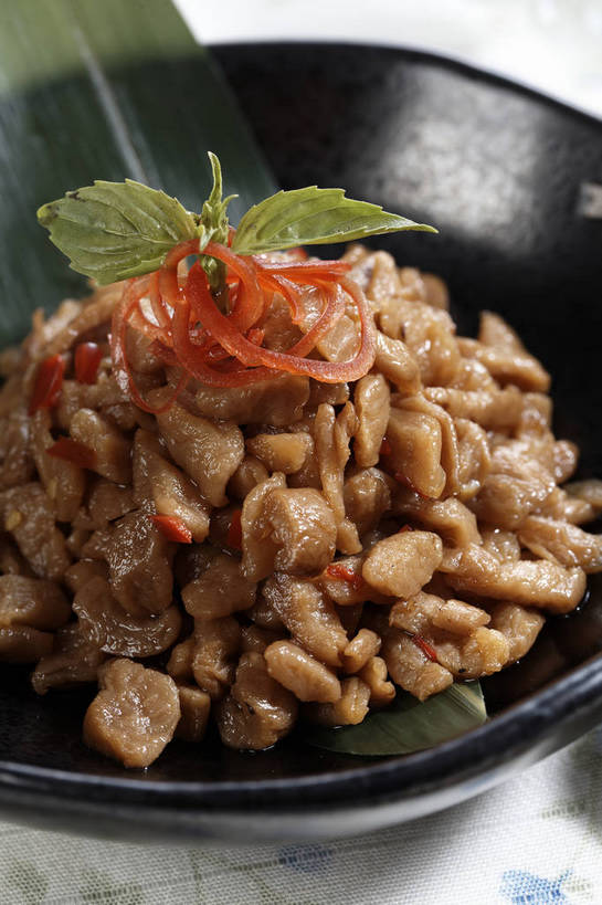 无人,竖图,俯视,室内,特写,白天,餐桌,桌子,萝卜,蔬菜,叶子,一堆,许多,阴影,堆叠,堆积,新鲜,装饰,反射,影子,陶瓷,食品,绿叶,陶瓷制品,很多,食物,一个,容器,碗,嫩叶,有机食品,绿色食品,单个,餐台,储藏,堆,华丽,修饰,点缀,储存,萝卜干,衬托,美观,雅致,雅观,叶,叶片,彩图,高角度拍摄,贮存,shjb1