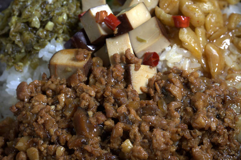 豆腐,无人,横图,俯视,室内,特写,白天,烹饪,中餐,萝卜,蔬菜,一堆,许多,堆叠,堆积,新鲜,调味,肉,香料,佐料,料理,食品,很多,豆腐干,肉糜,肉末,雪菜,菜肴,美食,肉类,食物,中式,佳肴,有机食品,绿色食品,中华料理,豆干,堆,配料,豆制品,肉食,作料,雪里红,彩图,高角度拍摄,雪里蕻,干子,素火腿,shjb1,肉燥饭